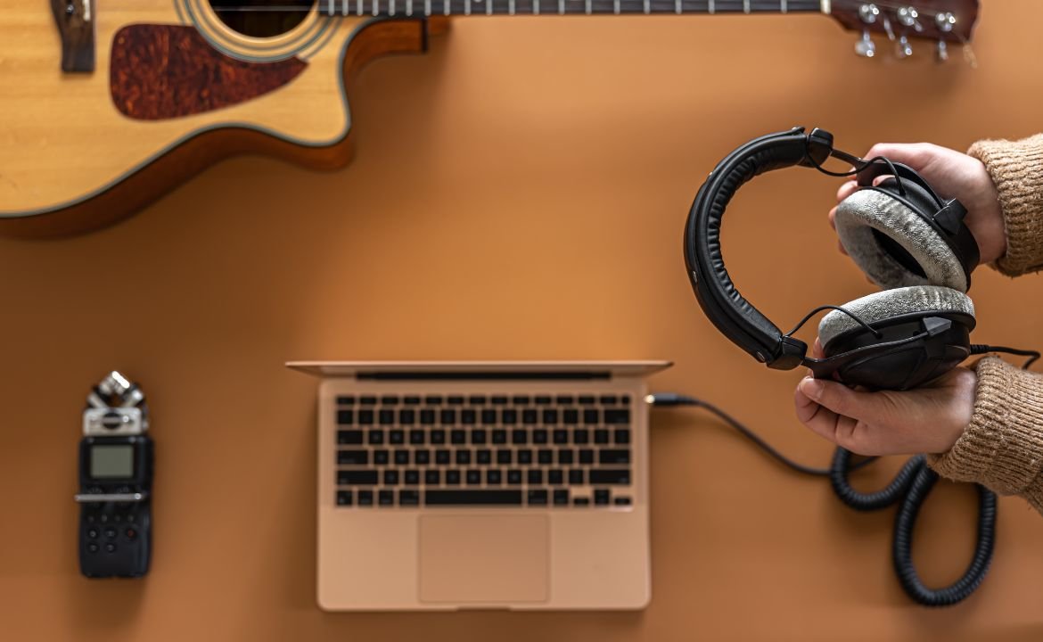 A Blog About Interworldradio: Music Beyond Borders